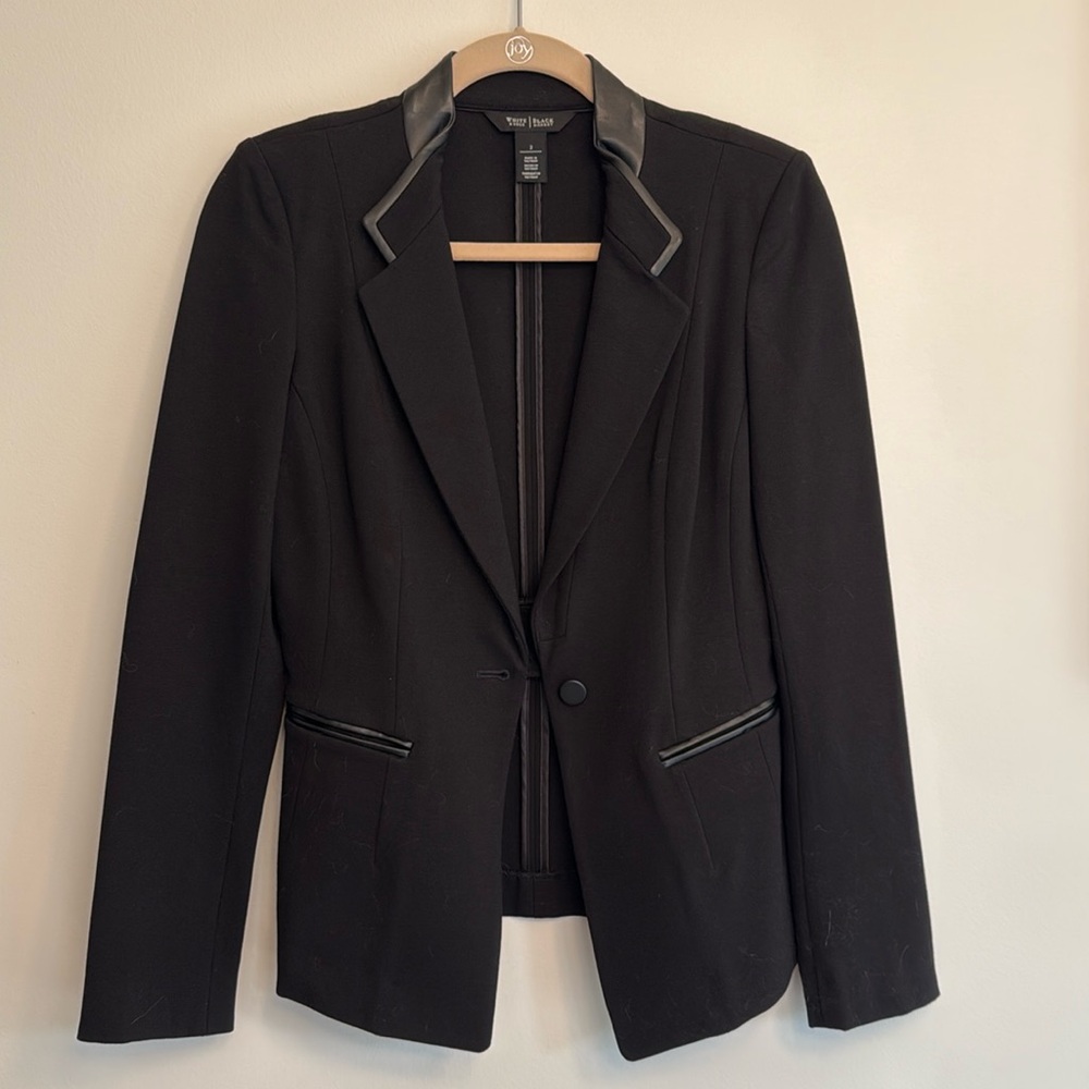 White House Black Market blazer size 2 EUC